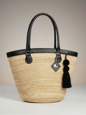 By Del Rio Large straw bag with black leather handle